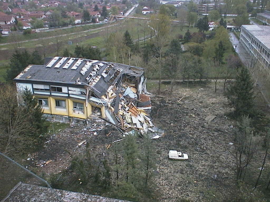 wpe19.jpg (110519 bytes)